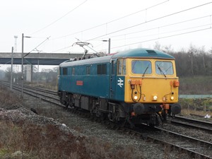 87002 at Crewe Basford Hall en route to Warrington for icebreaking duties